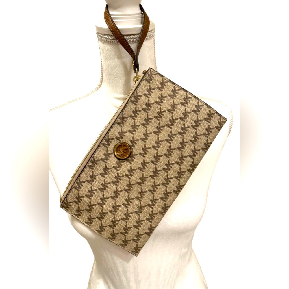 Michael Kors wristlet.  Never used